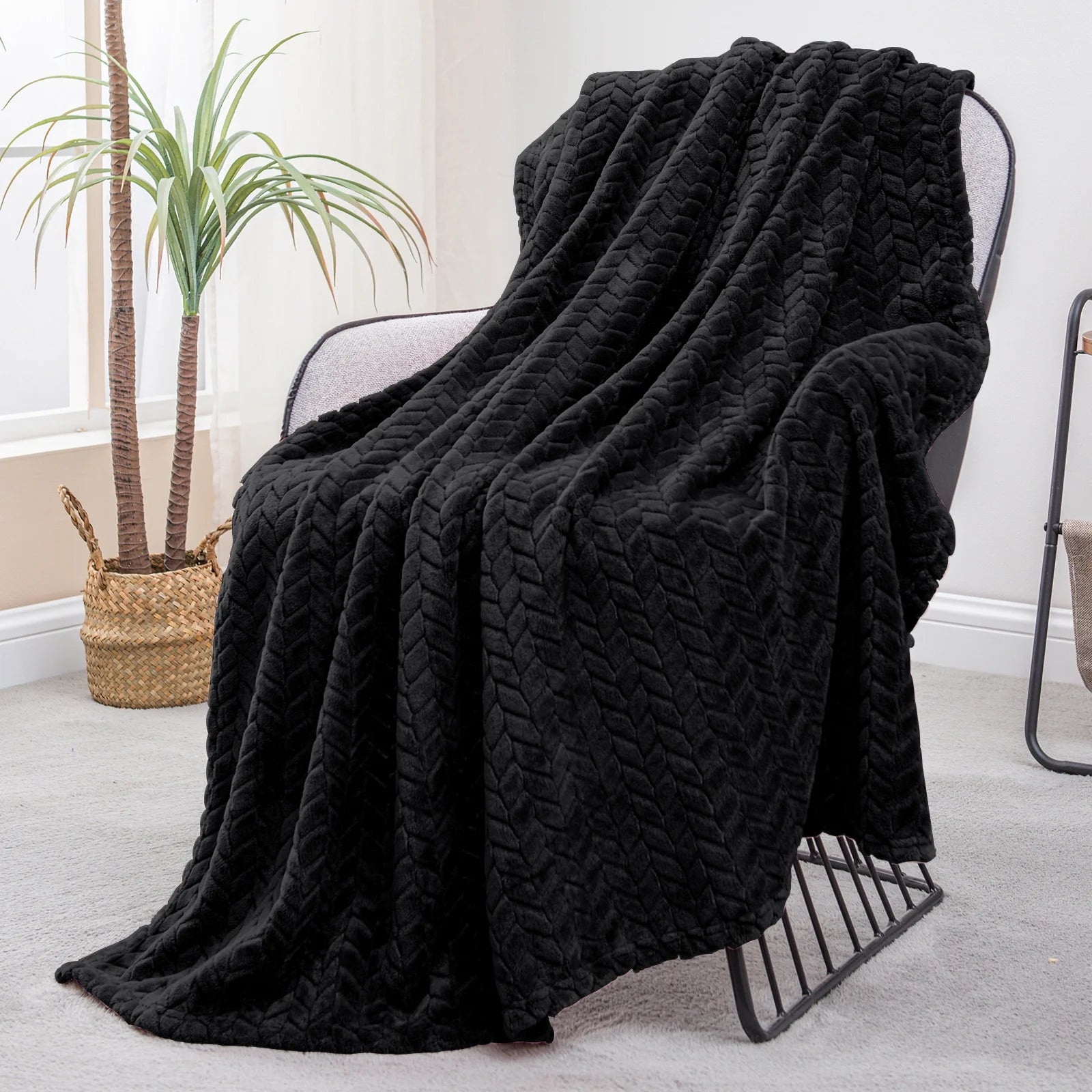 Large Flannel Fleece Throw Blanket, Jacquard Weave Leaves Pattern (50" X 70", Pink)